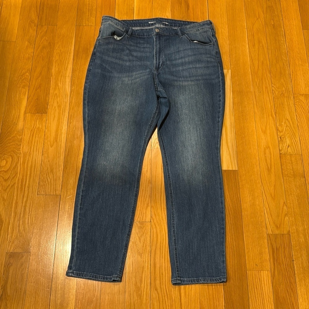 Old navy high-rise wow straight jeans size 16 .